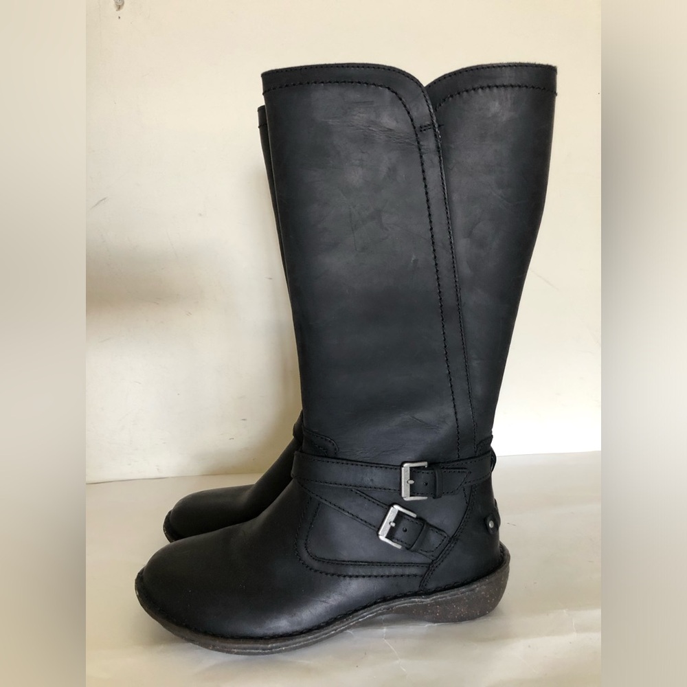 UGG Leather Black Side Zipper Wool Lining Tall boots size 8
